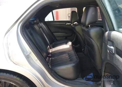 2012 Chrysler 300 S V8 z USA, uszkodzony, nr VIN 2C3CCADT0CH311897